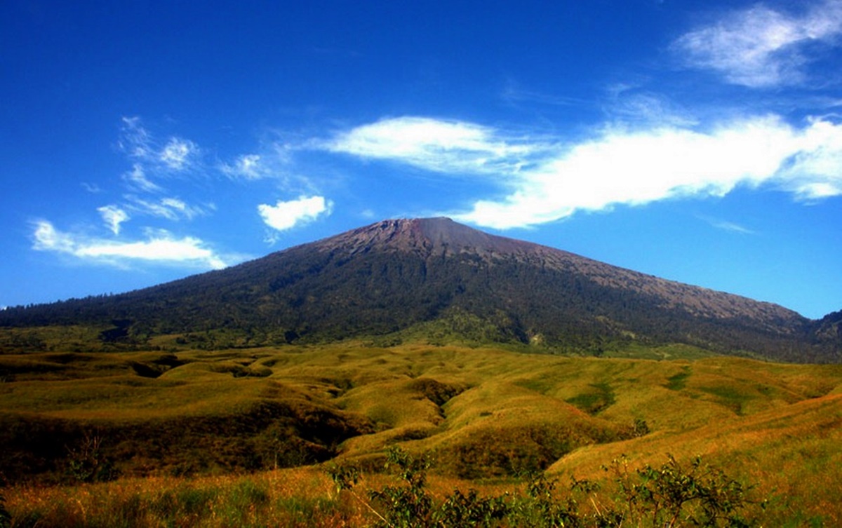 Gunung Rinjani di Lombok | PROVIDER OUTBOUND DI LOMBOK ...